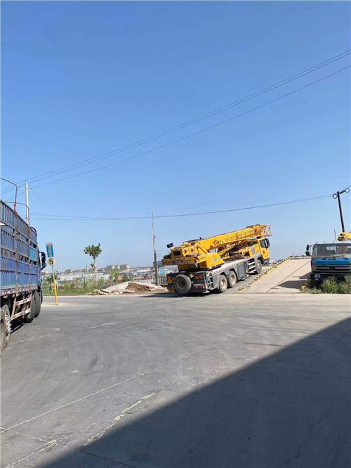 月湖区25吨吊车的租赁价格大概是多少？